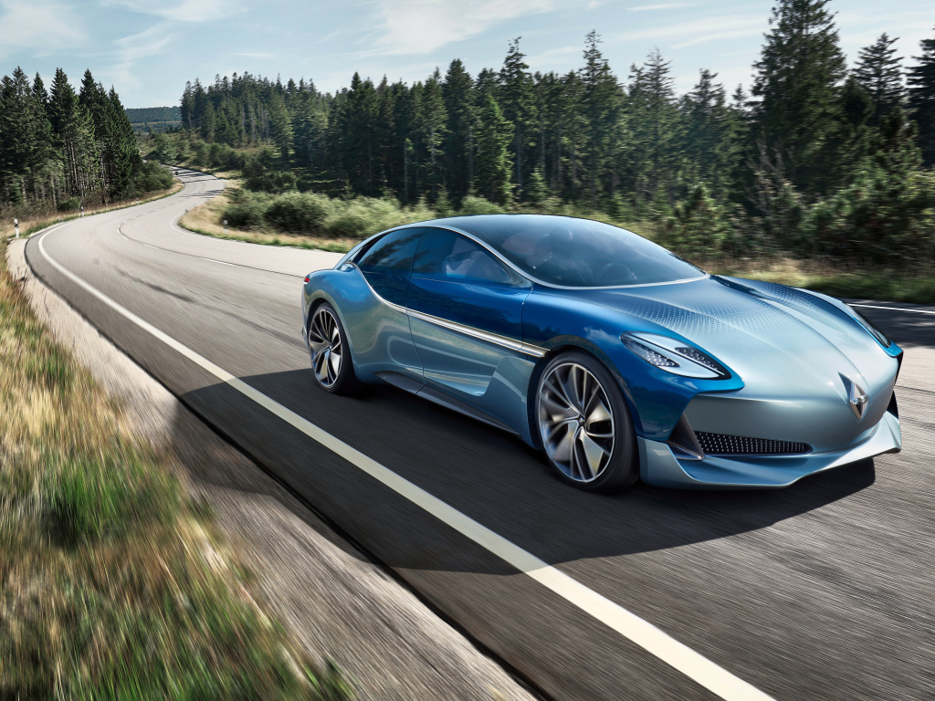 Синий автомобиль Borgward Isabella Concept, 2017 на трассе