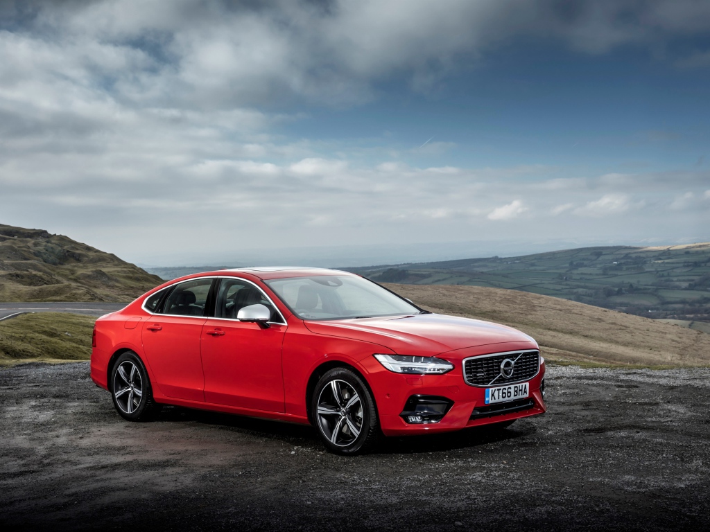 Красный автомобиль Volvo S90 D5 R-Design, 2017 