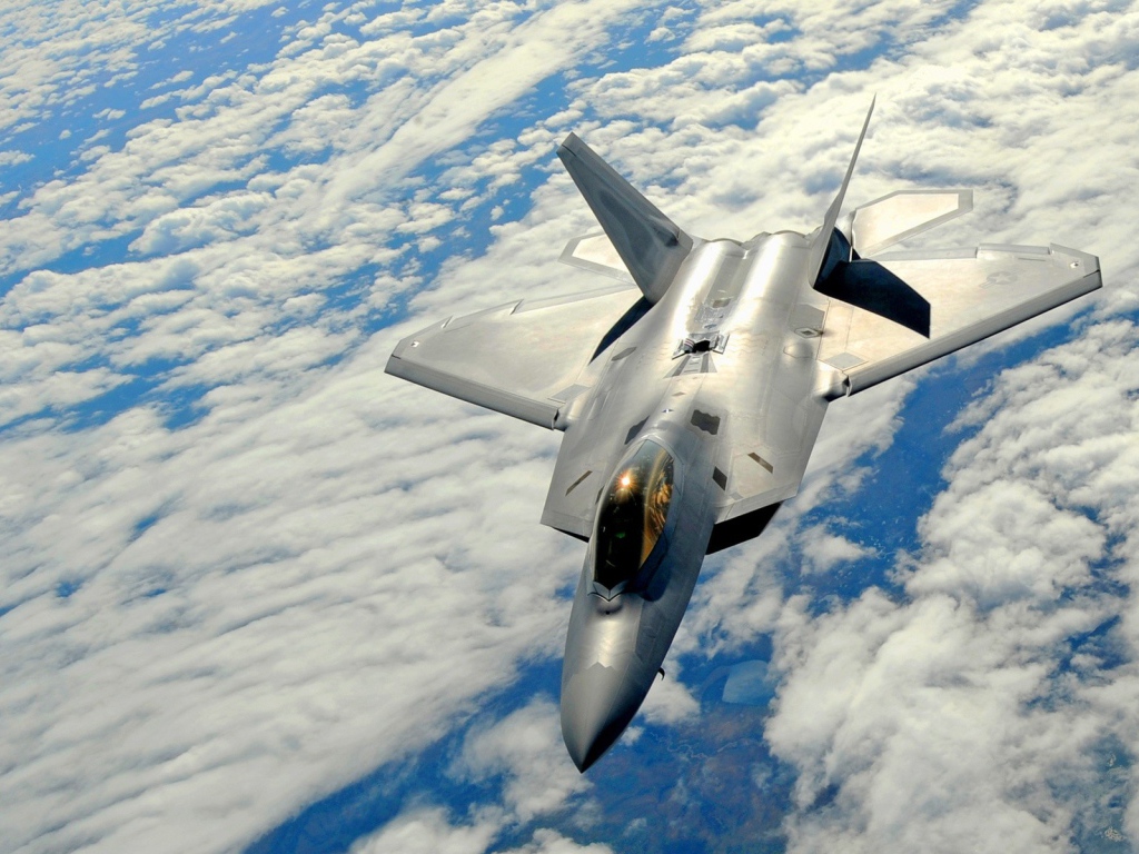 Военный американский самолет F22 Raptor 