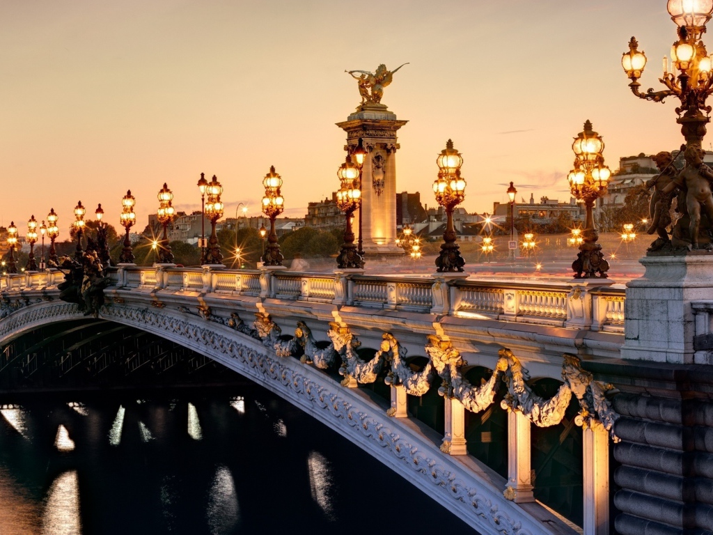 Арочный мост Александра 3 в фонарях, город Париж. Франция 