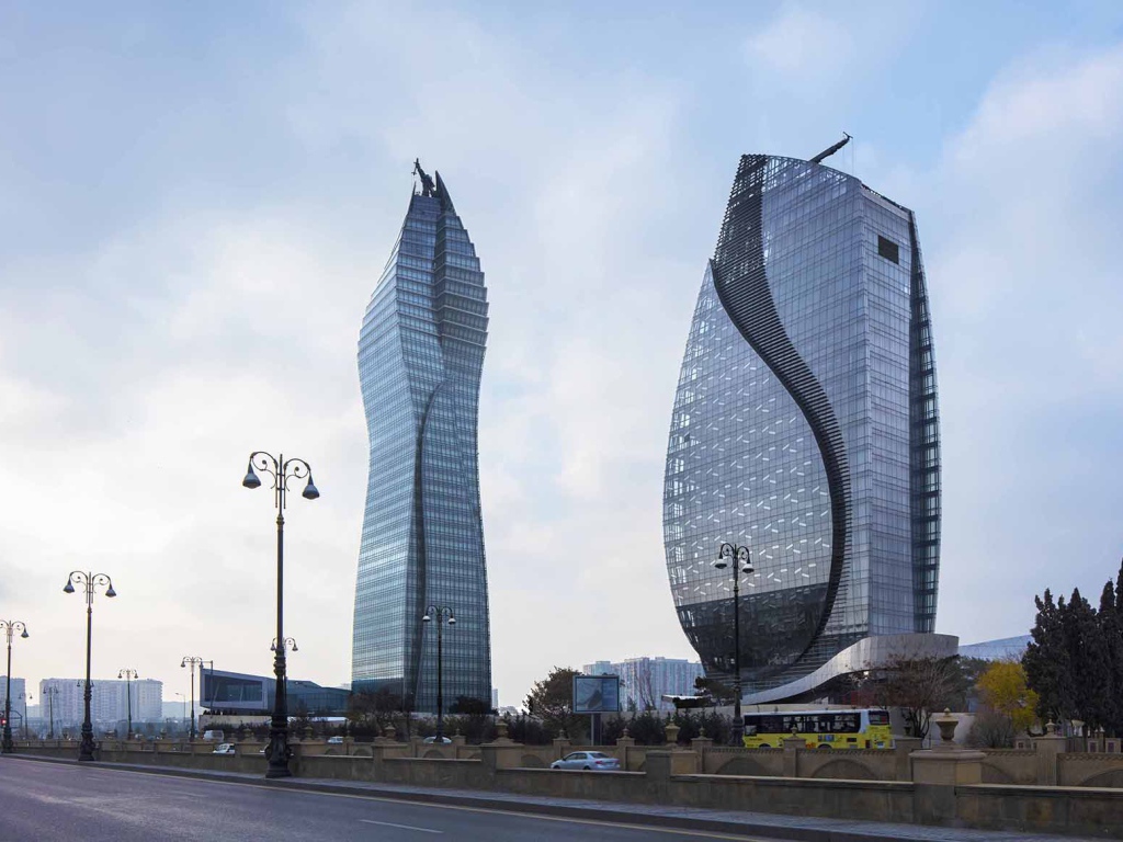 Socar Tower и Azersu Office Tower - высотные здания Баку