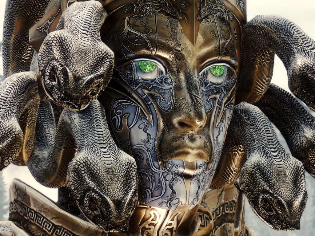 Статуя мифического существа Медузы 