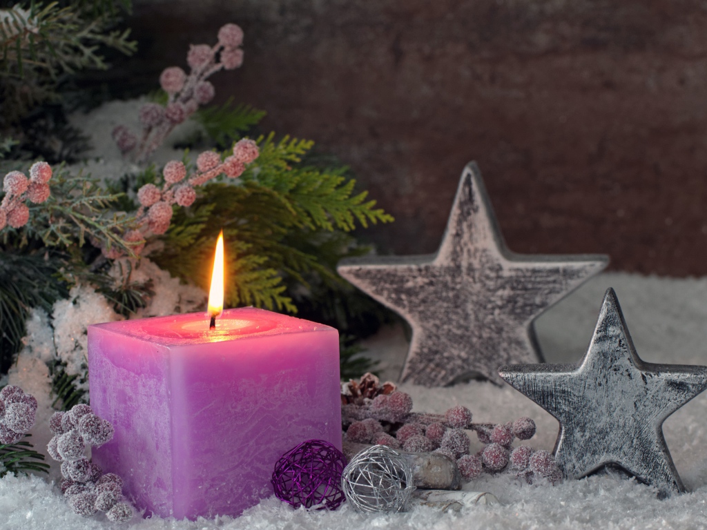 Фиолетовая горящая звезда со звездами