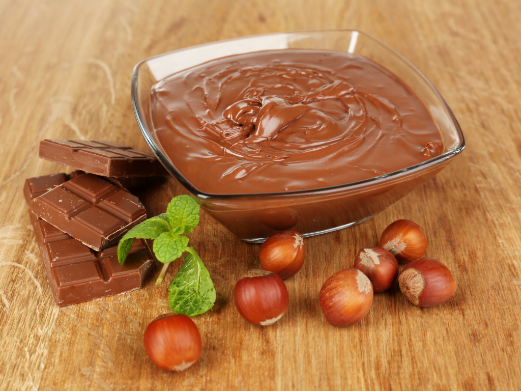 Молочный шоколад с лесными орехами