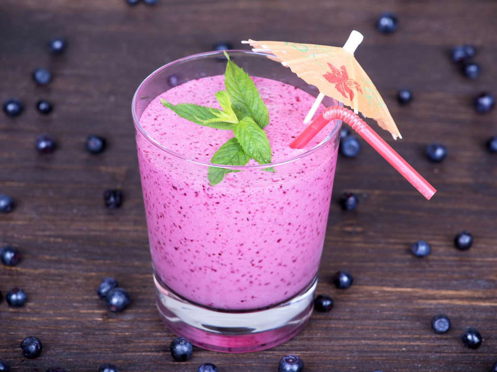 Черничный коктейль с мятой
