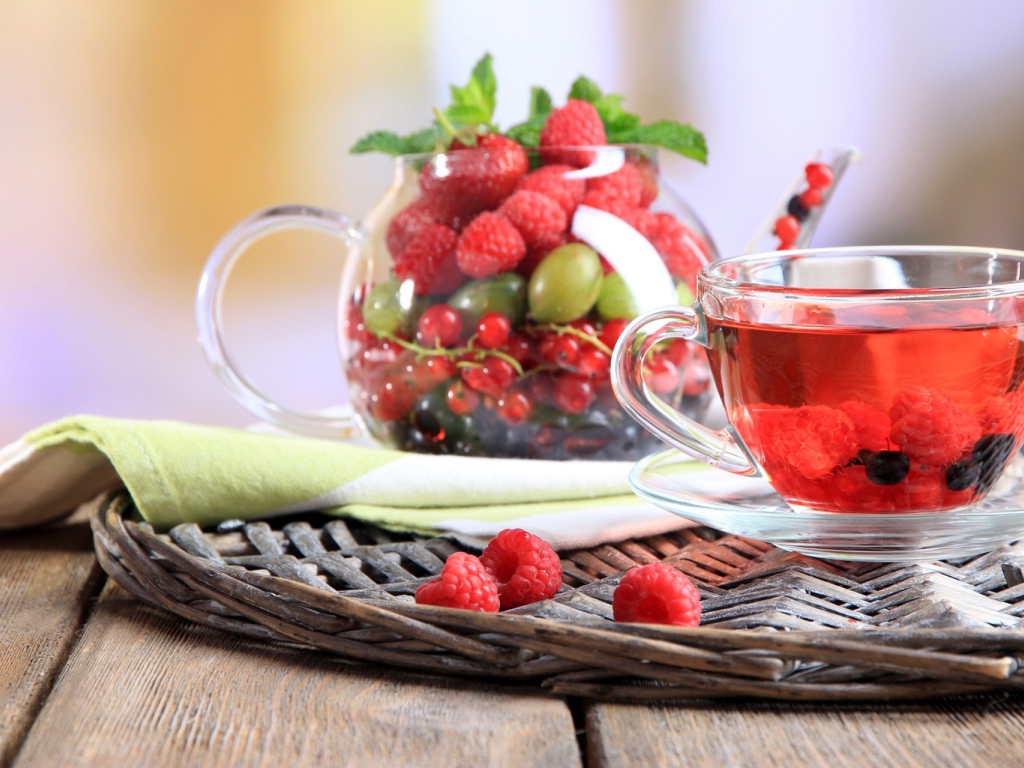Ароматный фруктовый чай с малиной 