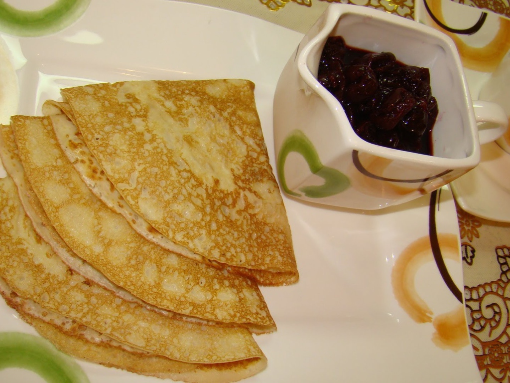 Пустые блинчики с вареньем на Масленицу 2017 
