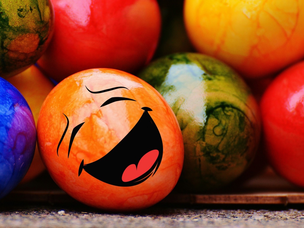 Пасхальное яйцо смайлик 