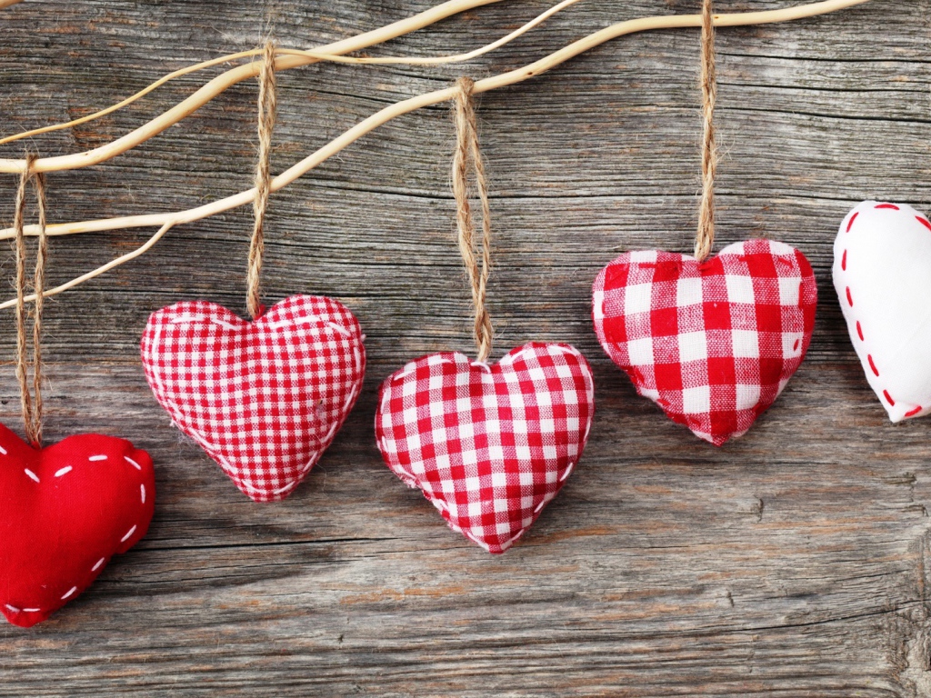 Красивые сердечки из ткани 