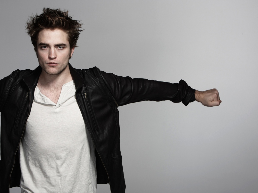 Популярный молодой актер Роберт Паттинсон 