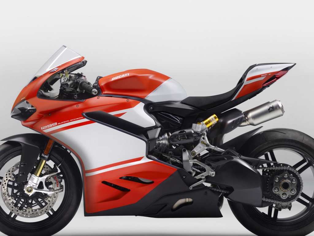 Мотоцикл  Ducati 1299 Superleggera на сером фоне 