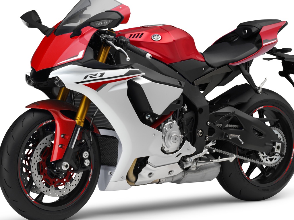 Мотоцикл Yamaha YZF-R1 на белом фоне