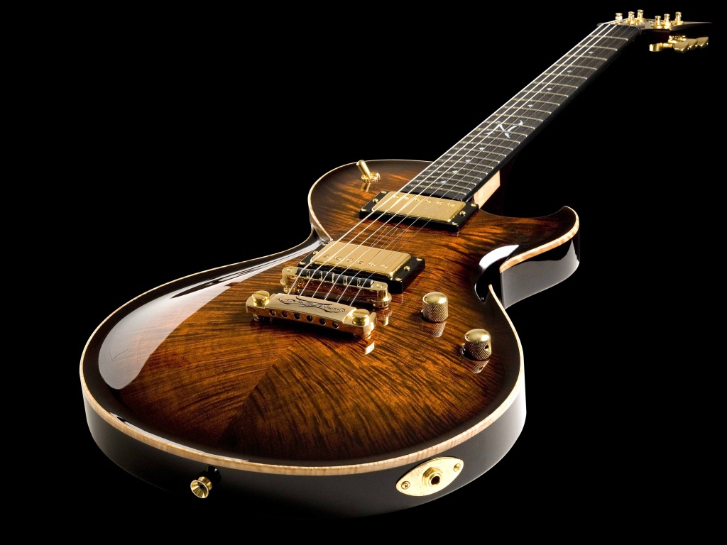 Дорогая гитара DBZ Guitars Bolero на черном фоне