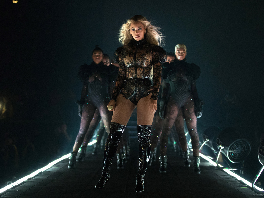 Певица Бейонсе выступление на вручении премии  MTV Europe Music Awards 