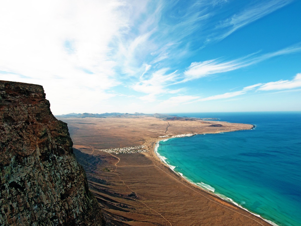 Пляж на острове Лансароте, Испания 
