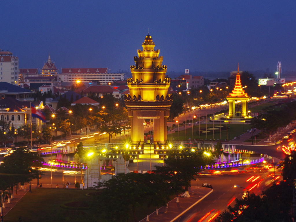 Вечерняя панорама города Пномпень - столица Камбоджи 