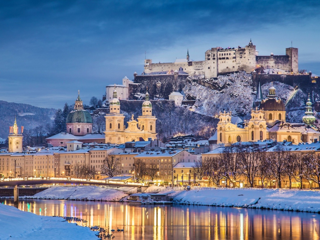 Вечерний зимний Зальцбург, Австрия 