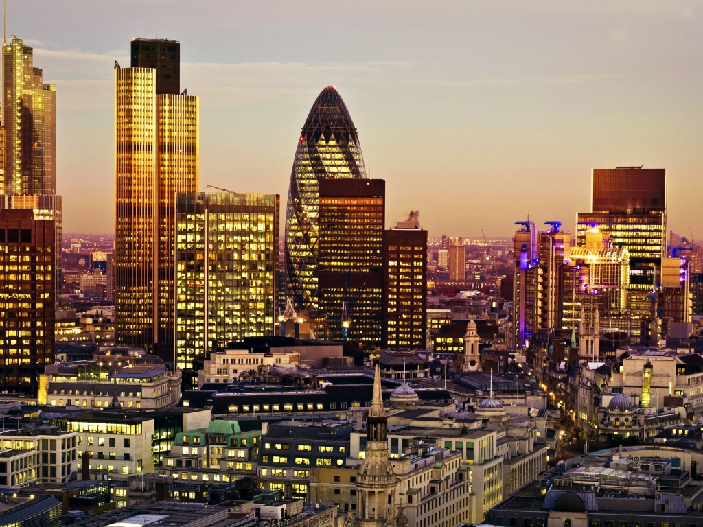 Небоскребы ночного города Лондон, Англия