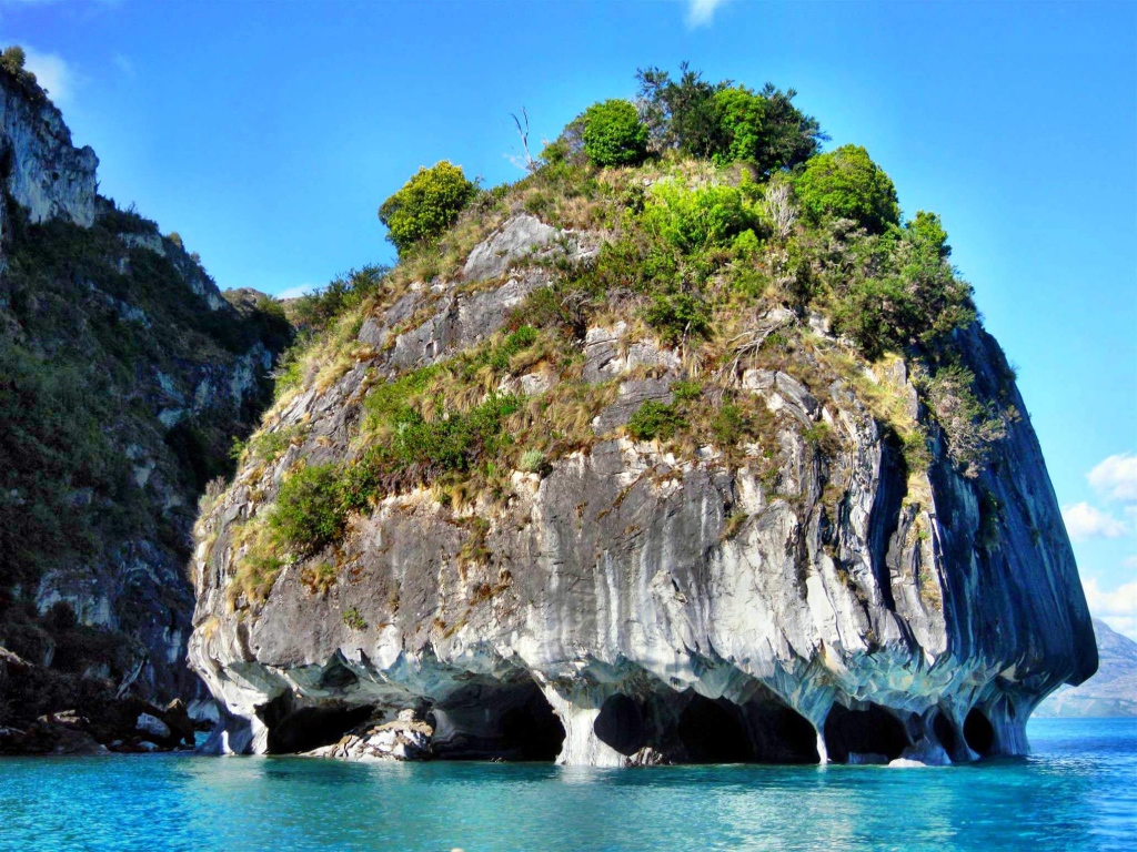 Необычная мраморная пещера, Чили 