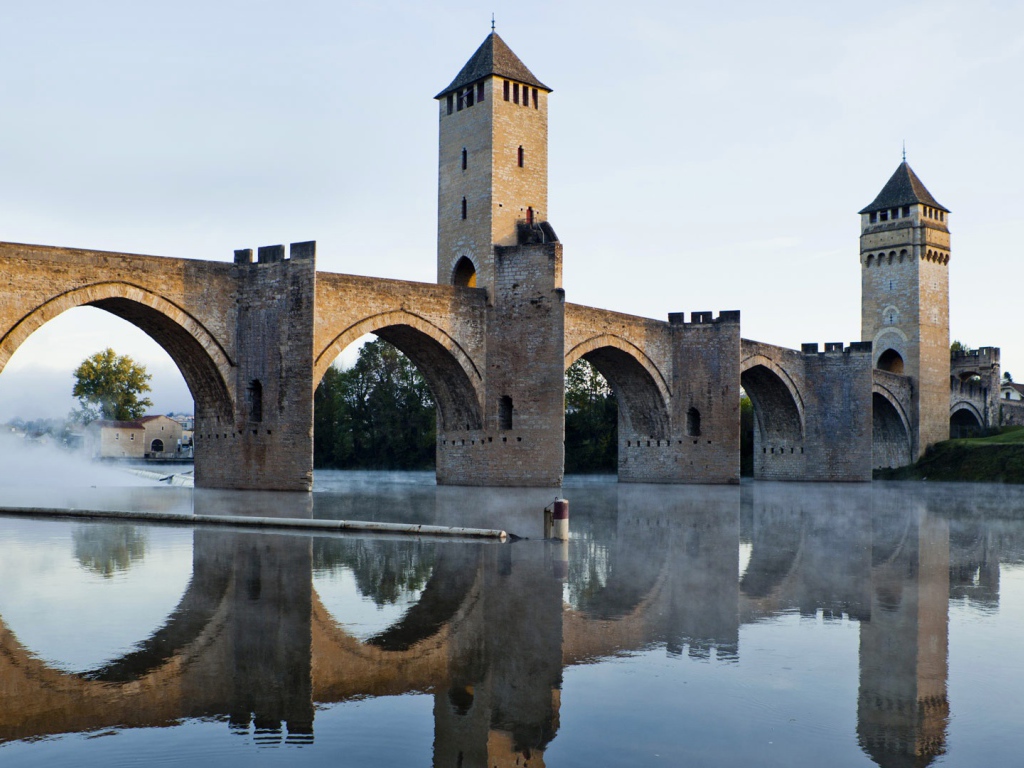 Старинный мост Валантре, Каор. Франция 