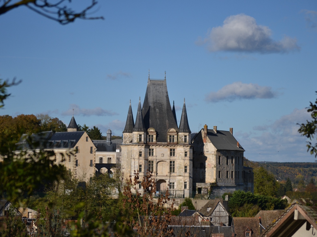Вид на старинный замок Гайон, Франция
