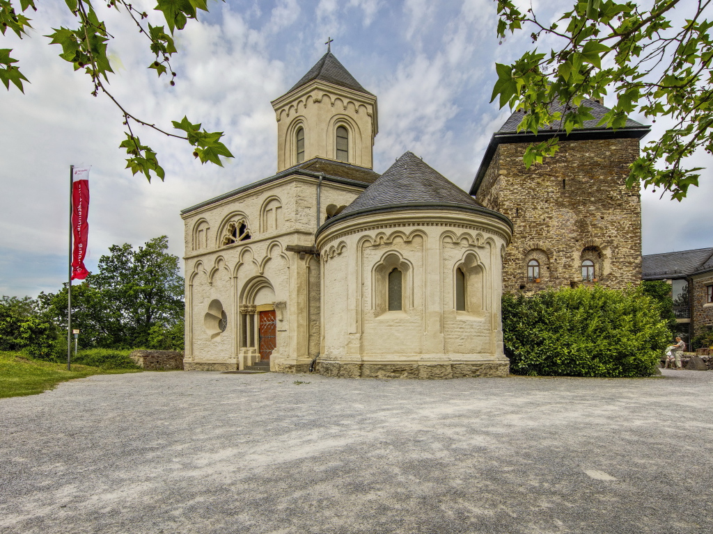 Церковь Matthiaskapelle в Коберне-Гондорфе, Германия 
