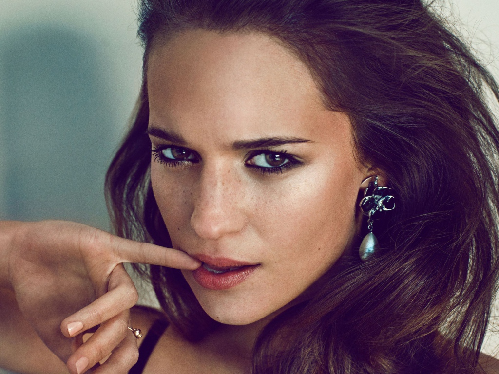 Эффектная молодая актриса Алисия Викандер