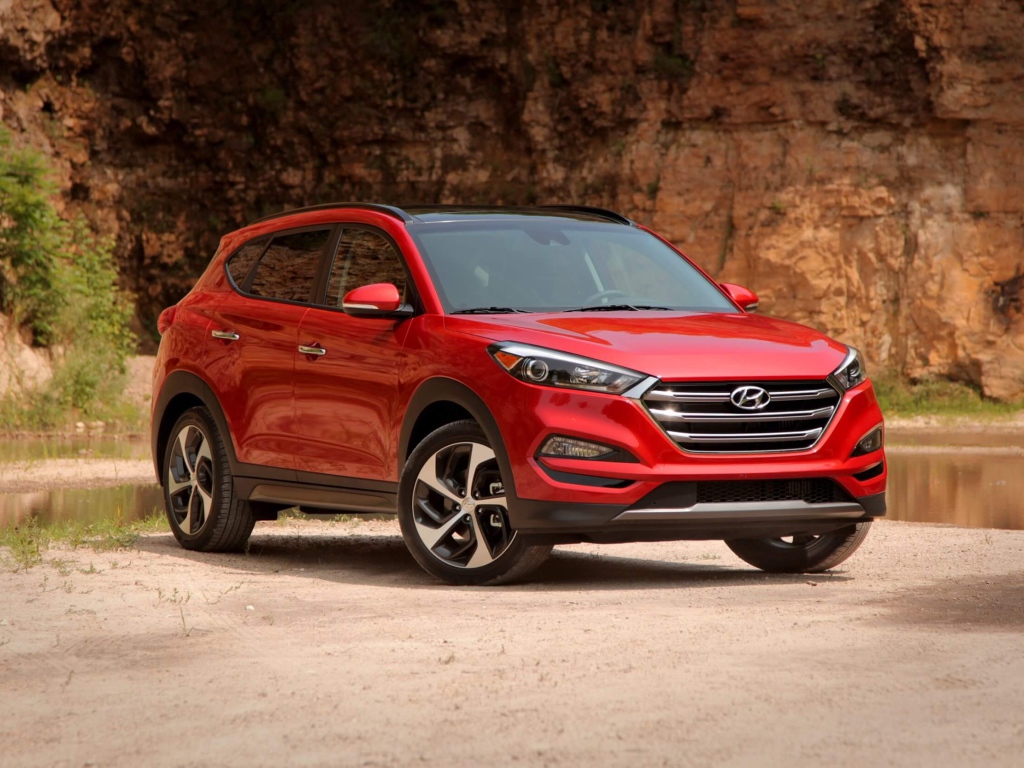 Красный внедорожник Hyundai Tucson, 2019 