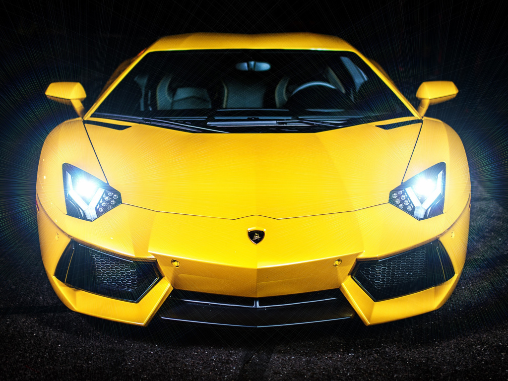 Желтый автомобиль Lamborghini Murcielago, вид спереди