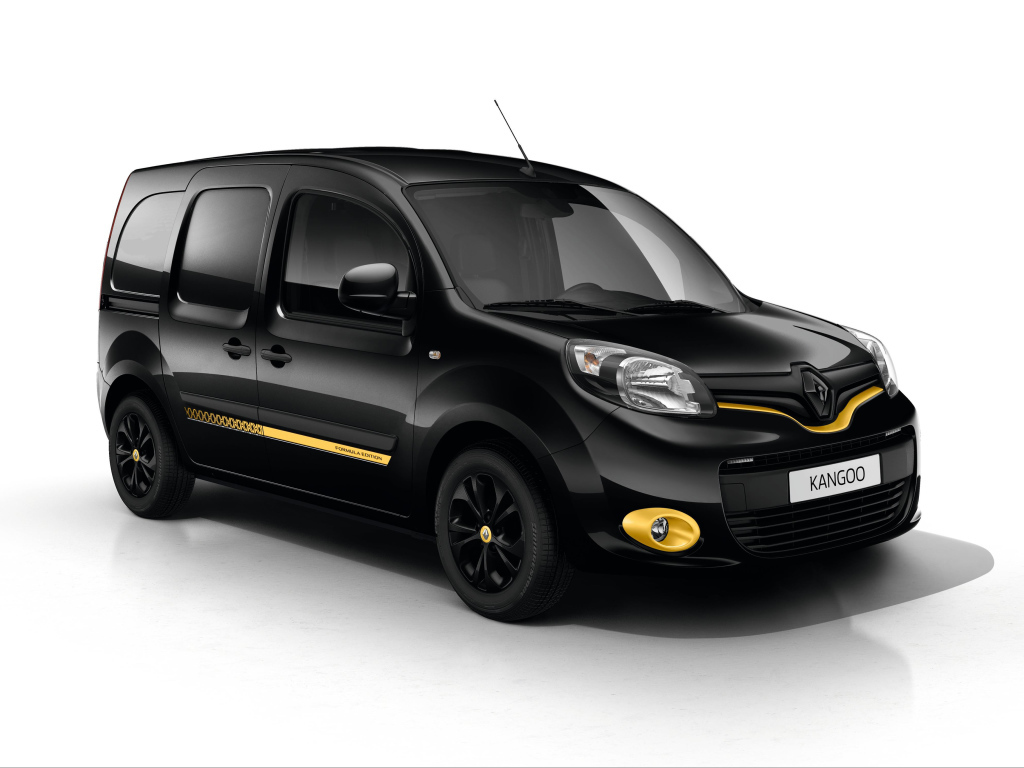 Черный легковой фургон Renault  Kangoo, 2017 года на белом фоне