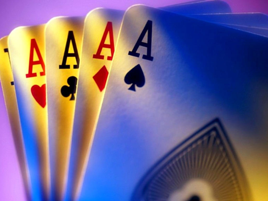 Четыре карточных туза крупным планом