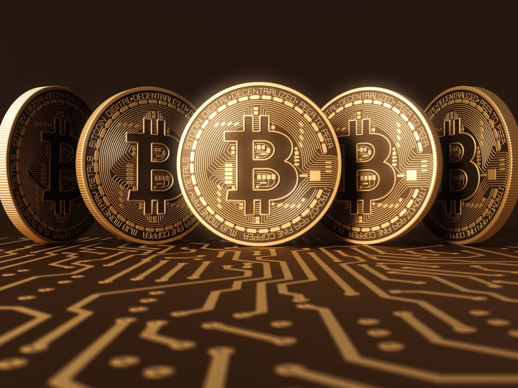 Золотые монеты биткоин 