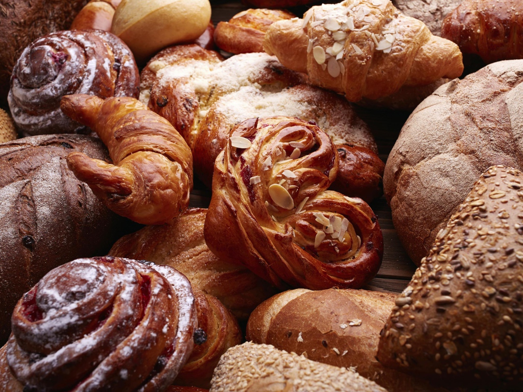 Свежая аппетитная выпечка крупным планом