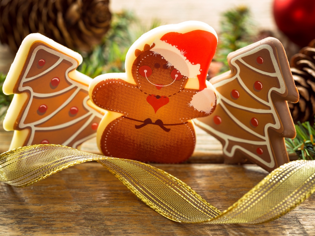 Красивое рождественское печенье с лентой