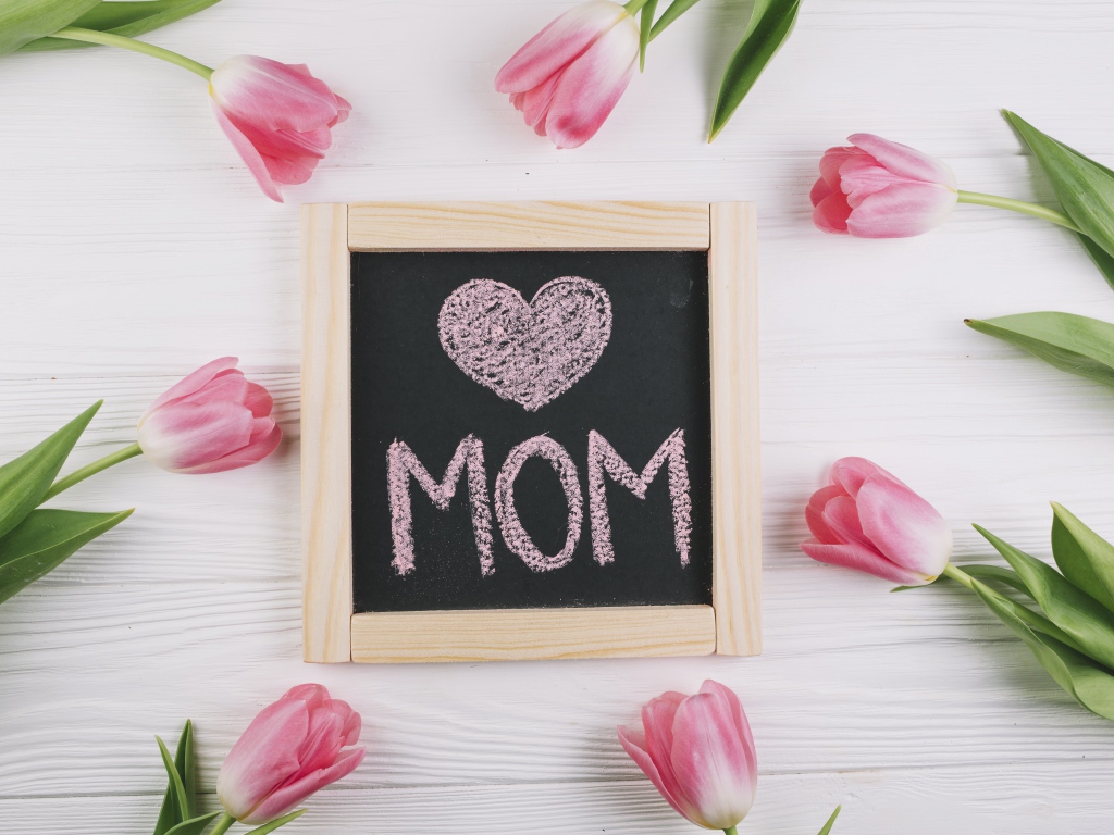 Розовые тюльпаны на день Матери 