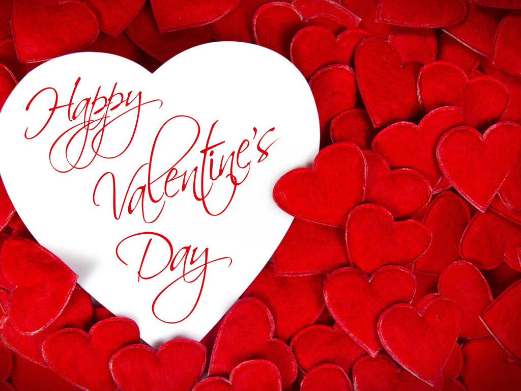 Белая валентинка с красными сердечками на День Святого Валентина 14 февраля 