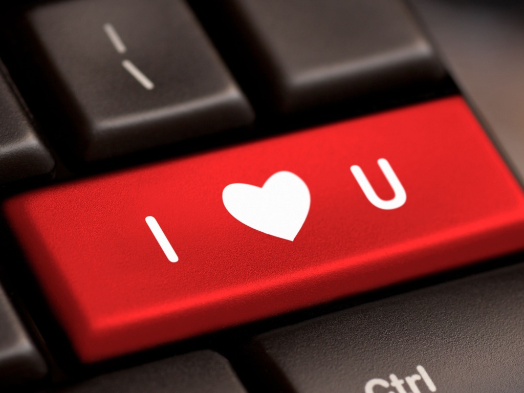 Красная кнопка I Love You на клавиатуре