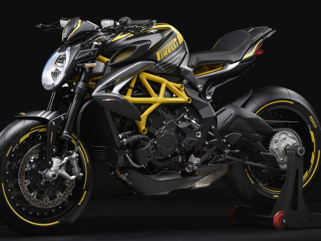 Спортивный мотоцикл Agusta Dragster 800 RR Pirelli 2018 года