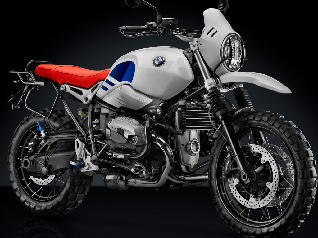 Мотоцикл BMW R nineT Urban GS, 2018 на черном фоне