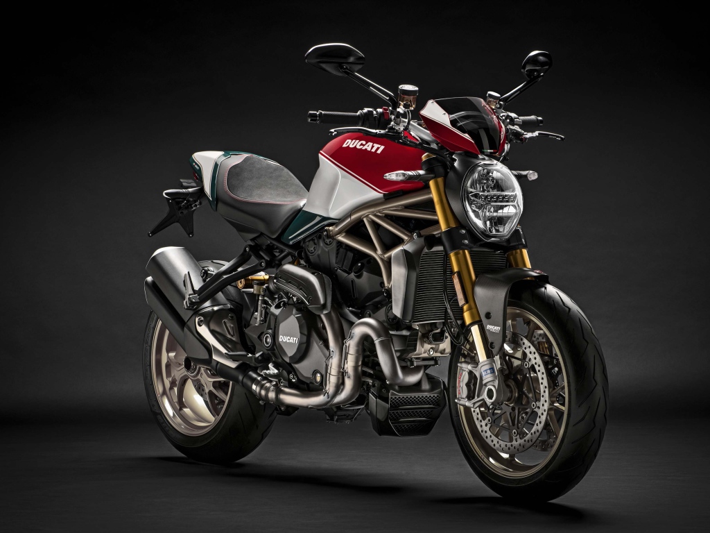 Мотоцикл Ducati Monster 1200, 2018  на сером фоне