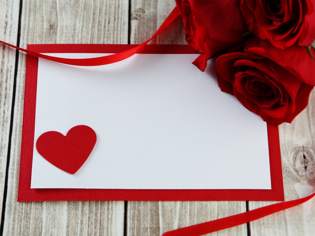 Красивый шаблон поздравительной открытки с красными розами