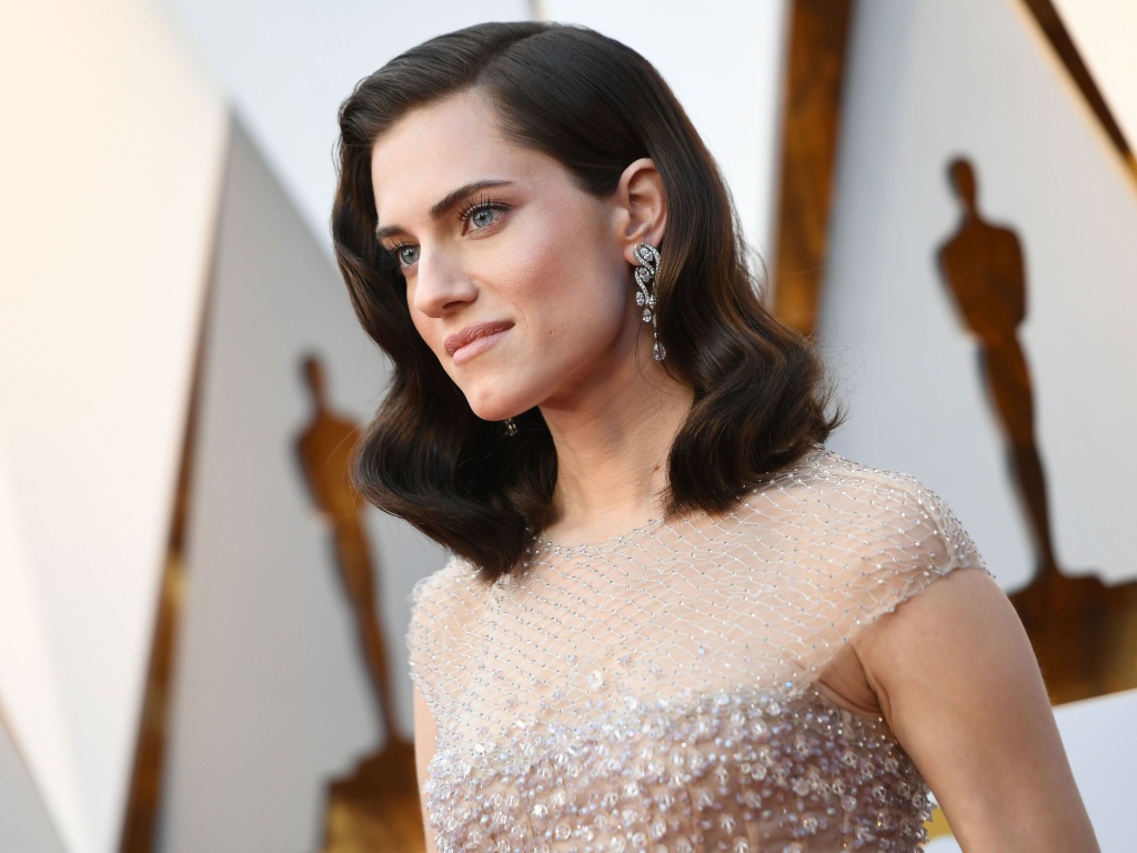 Американская актриса Эллисон Уильямс в красивом платье