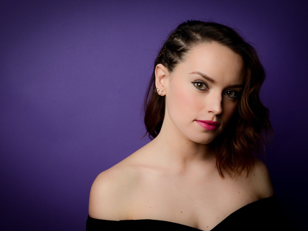 Красивая актриса Дэйзи Ридли