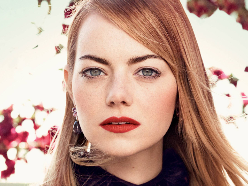 Рыжеволосая красивая актриса Эмма Стоун