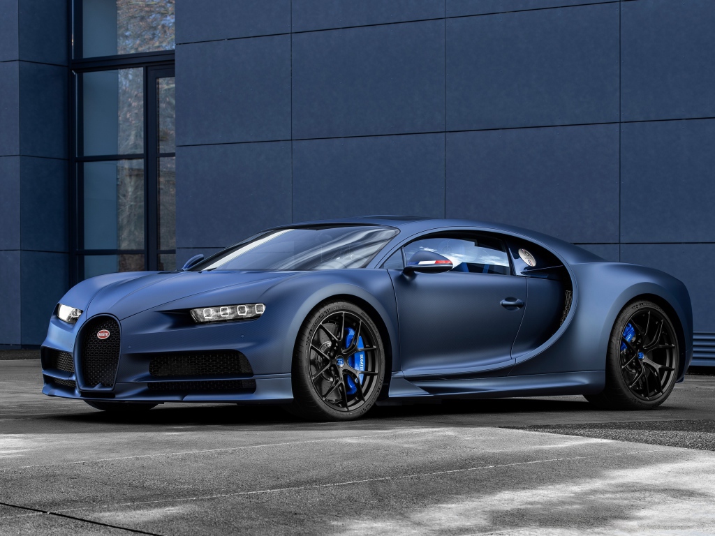 Спортивный автомобиль Bugatti Chiron 2019 года