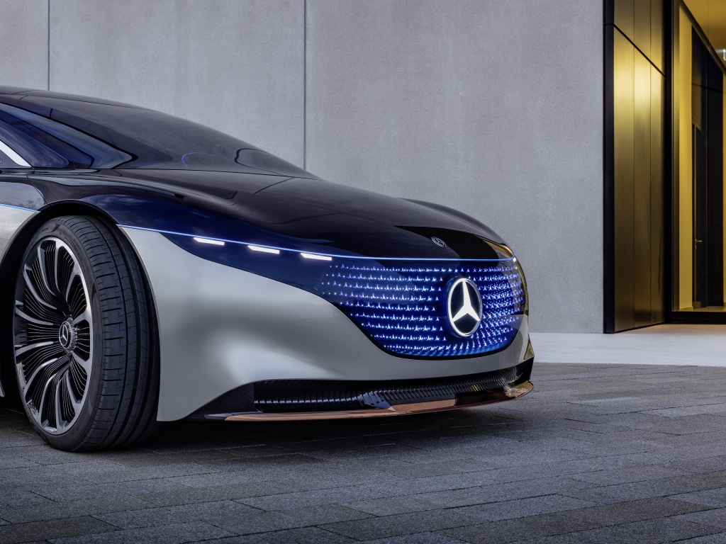 Перед автомобиля Mercedes-Benz Vision EQS 2019 года