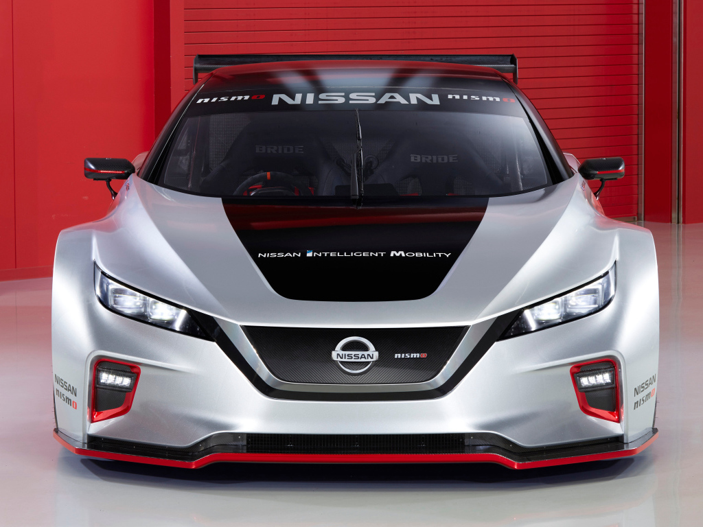 Автомобиль Nissan Leaf Nismo RC 2019 года вид спереди