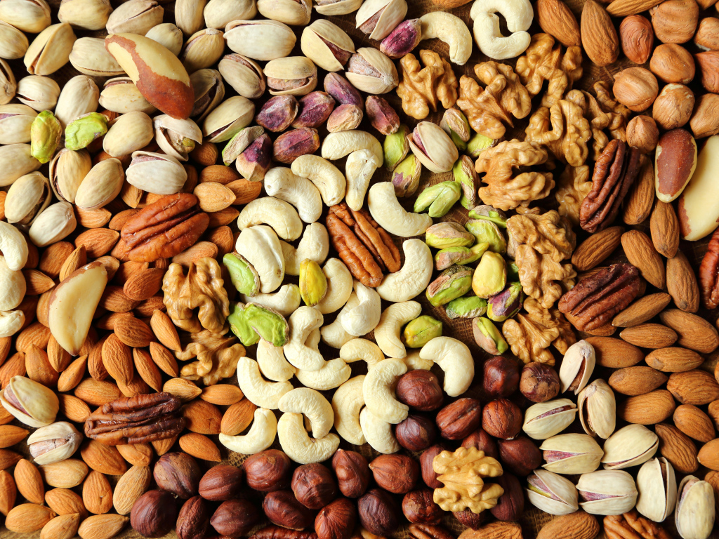 Разные виды орехов крупным планом