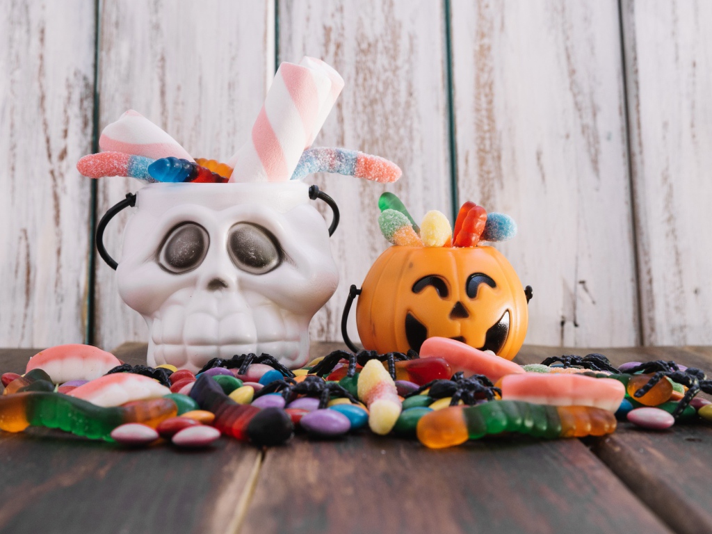 Сладости с украшениями на Хэллоуин 