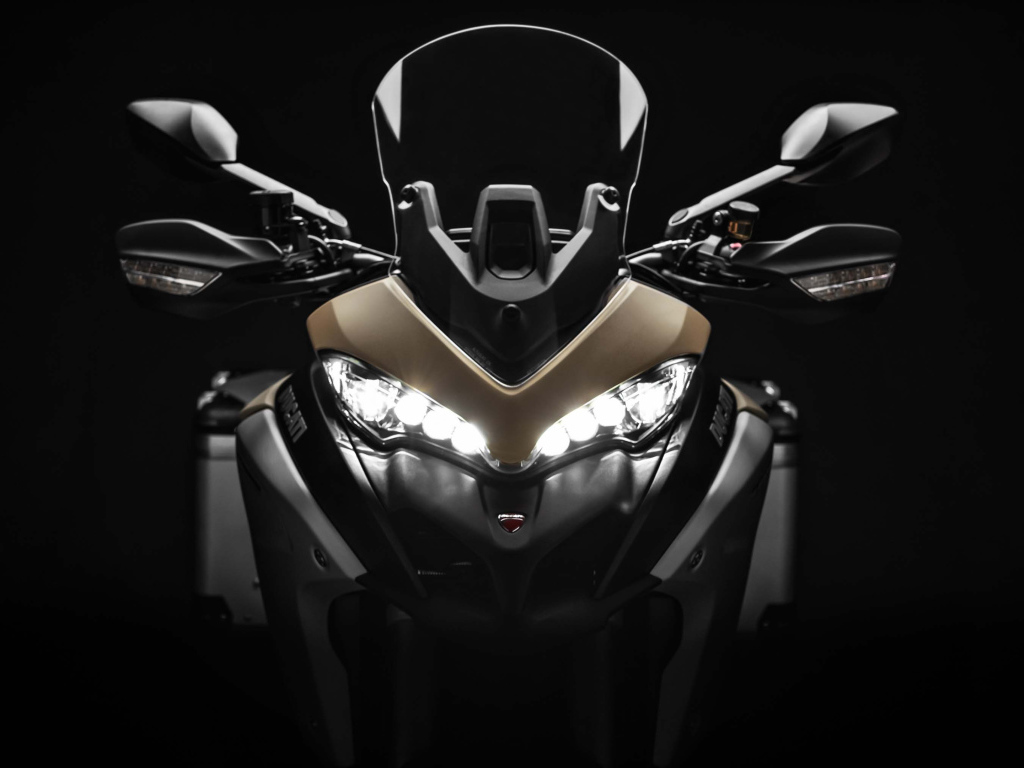 Мотоцикл Ducati Multistrada 1260 Enduro, 2019 вид спереди